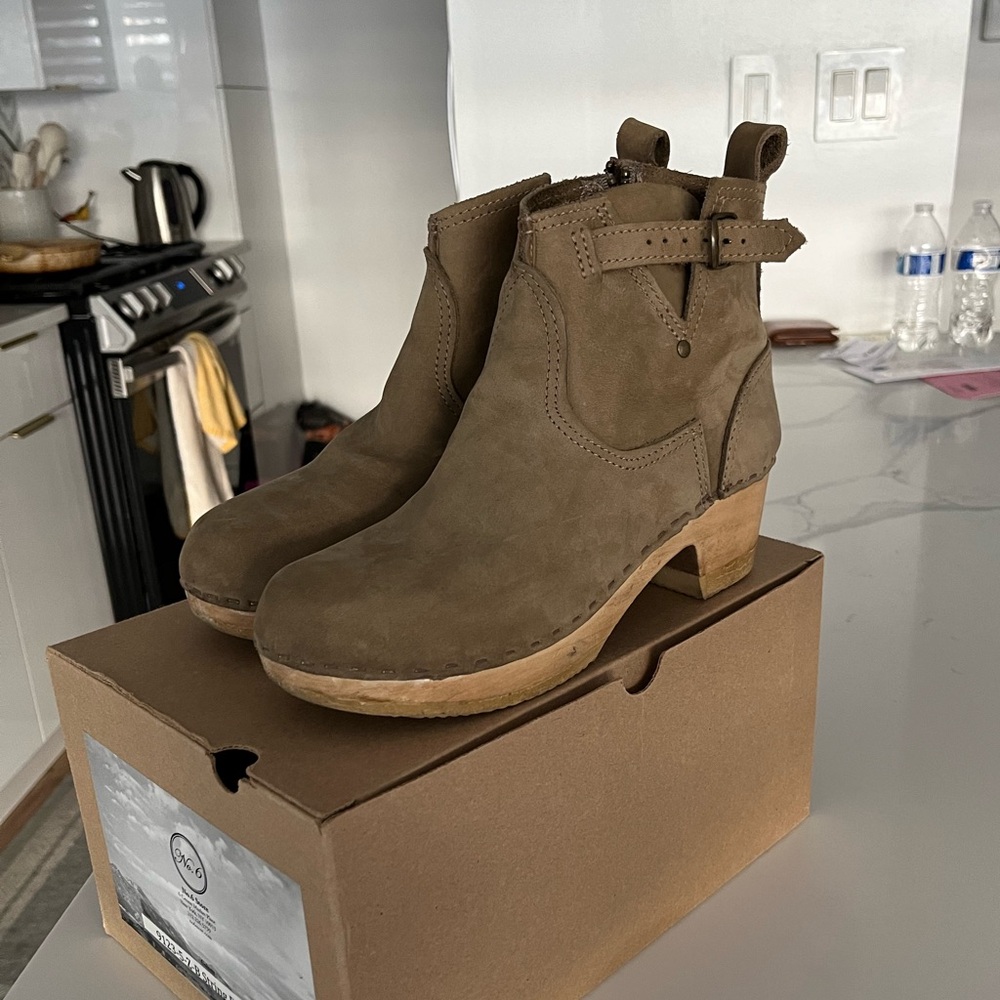 No.6 Store clogs
